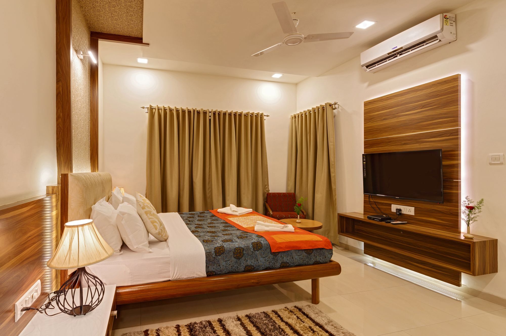 Hotel Woodland Kolhapur Bagian luar foto